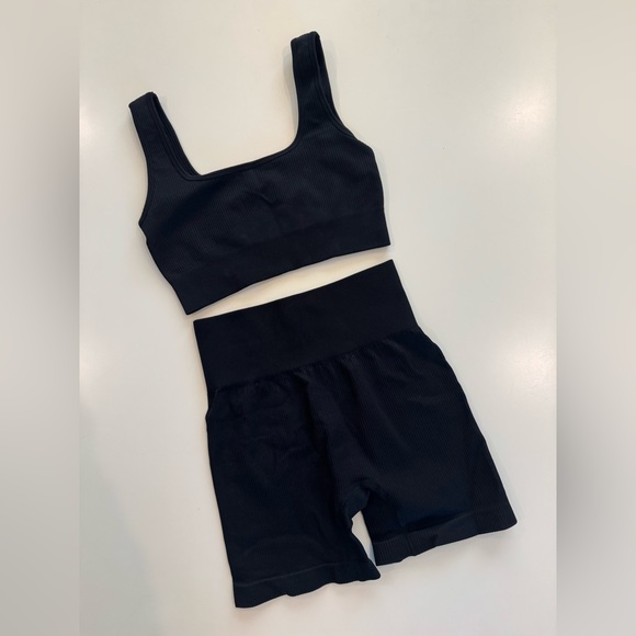 Seamless Ribbed Workout Set - Picture 3 of 5